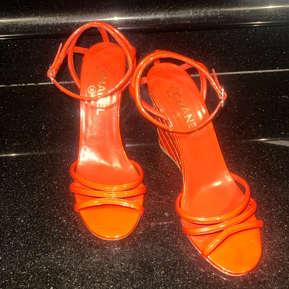 Quilted wedge Chanel sandal, Great condition,worn 3 times